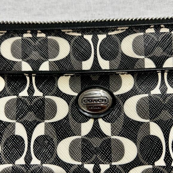COACH Clutch in Unique Black and White Signature Pattern - Picture 5 of 5
